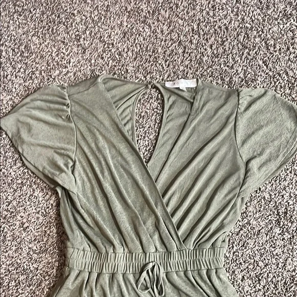 Elegant Olive Green Midi Dress - Picture 5 of 7